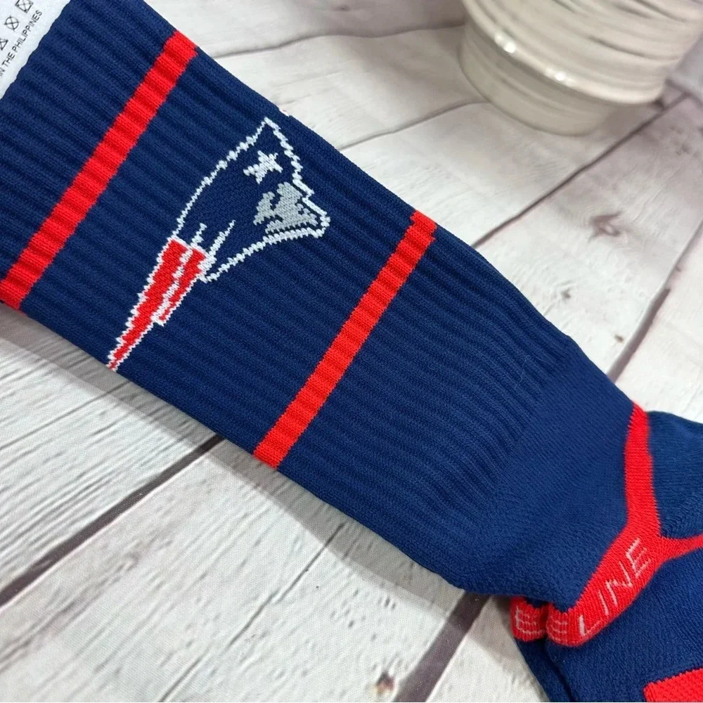 NWT strideline premium knit crew socks new england patriots NFL football